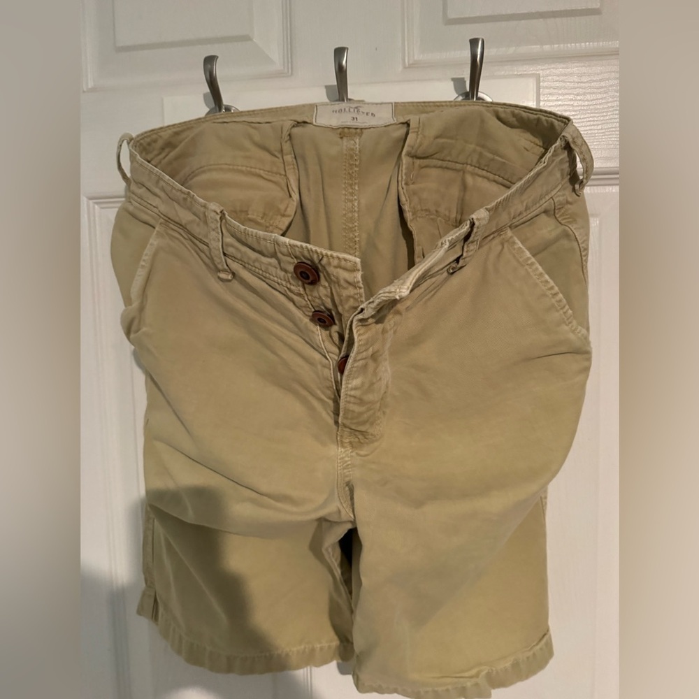 Hollister Men’s Khaki Shorts